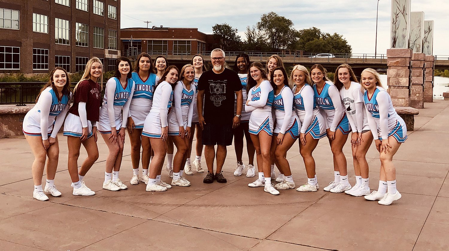 LHS_Cheer2019.jpg